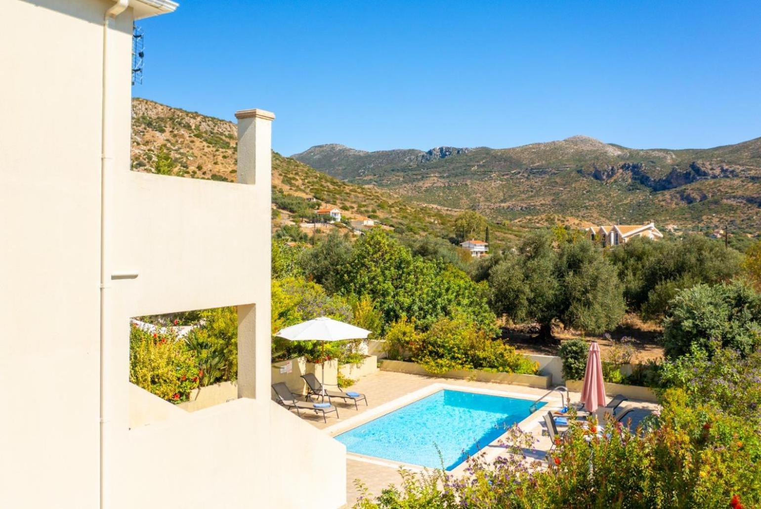 Villa Fedra Poros  Exterior photo